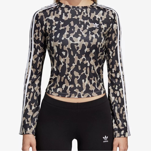 Adidas Leoflage Printed Bell-Sleeve Cropped Athleisure Top | Medium - Picture 9 of 10